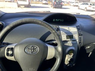 Toyota Yaris 2007-thumb-14