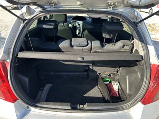 Toyota Yaris 2007-thumb-16