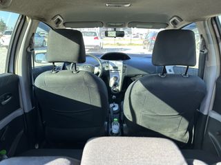 Toyota Yaris 2007-thumb-18