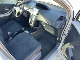 Toyota Yaris 2007-thumb-21