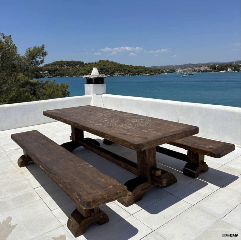 τραπέζια Μοναστηριακα