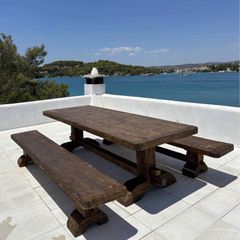 τραπέζια Μοναστηριακα