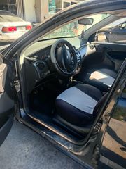 Ford Focus 2000 Ford Focus Wagon 1.6-thumb-3
