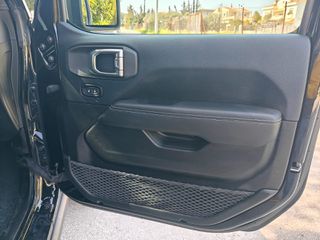 Jeep Wrangler 2019 CRD SAHARA EDITION-thumb-18