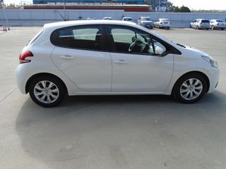 Peugeot 208 2019 P-thumb-10