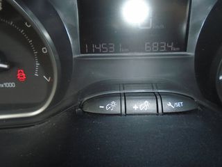 Peugeot 208 2019 P-thumb-21