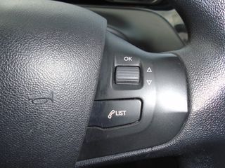 Peugeot 208 2019 P-thumb-31