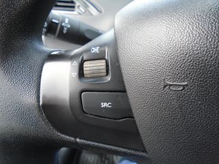 Peugeot 208 2019 P-thumb-32