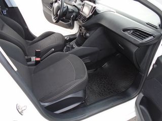 Peugeot 208 2019 P-thumb-13