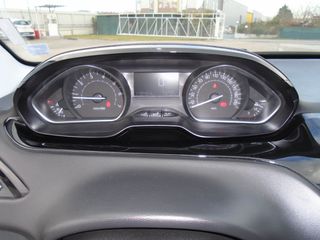 Peugeot 208 2019 P-thumb-19