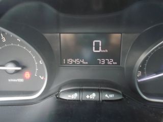 Peugeot 208 2019 P-thumb-20