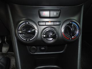 Peugeot 208 2019 P-thumb-26