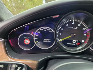 Porsche Panamera 2019-thumb-22