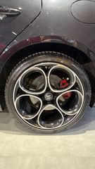 Alfa Romeo Giulia 2024 VELOCE-thumb-12
