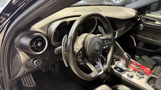 Alfa Romeo Giulia 2020 VELOCE-thumb-10
