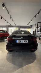 Alfa Romeo Giulia 2020 VELOCE-thumb-21
