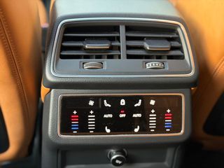 Audi RS6 2021 *PANORAMA*SOFT CLOSE*HUD*LASER*FULL EXTRA*-thumb-44