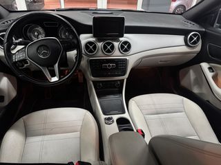 Mercedes-Benz CLA 220 2015-thumb-25