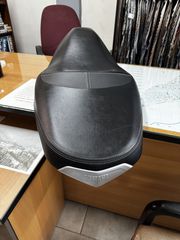 xmax 300 σέλα-thumb-2