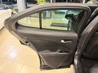 Lexus UX 2019 250h 4WD F-Sport Led_Matrix-thumb-85