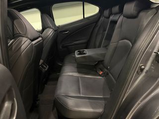 Lexus UX 2019 250h 4WD F-Sport Led_Matrix-thumb-87