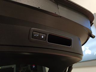 Lexus UX 2019 250h 4WD F-Sport Led_Matrix-thumb-105