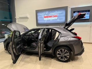Lexus UX 2019 250h 4WD F-Sport Led_Matrix-thumb-102