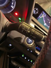 Lexus UX 2019 250h 4WD F-Sport Led_Matrix-thumb-57