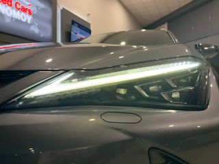 Lexus UX 2019 250h 4WD F-Sport Led_Matrix-thumb-38