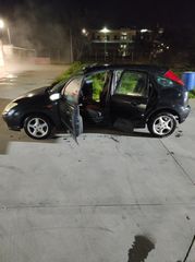 Ford Focus 2004-thumb-5