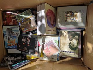 7 κούτες γεμάτες με διάφορα CDs & DVDs!-thumb-1