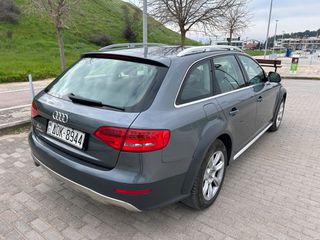 Audi A4 allroad 2011-thumb-5