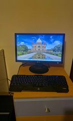 Dell Desktop + Οθόνη + Πληκτρολόγιο