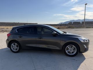 Ford Focus 2019-thumb-5