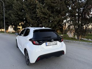 Toyota Yaris 2024 hybrid-thumb-11