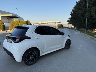 Toyota Yaris 2024 hybrid-thumb-2