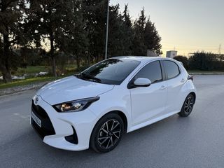 Toyota Yaris 2024 hybrid-thumb-3