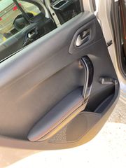 Peugeot 208 2016-thumb-24