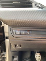 Peugeot 208 2016-thumb-21