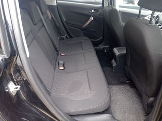 Peugeot 2008 2016-thumb-5