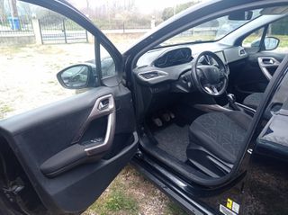 Peugeot 2008 2016-thumb-8