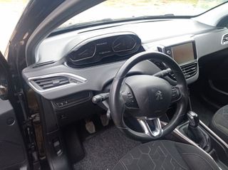 Peugeot 2008 2016-thumb-9
