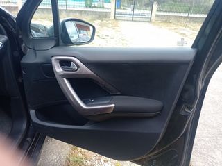 Peugeot 2008 2016-thumb-11
