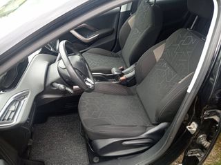 Peugeot 2008 2016-thumb-15