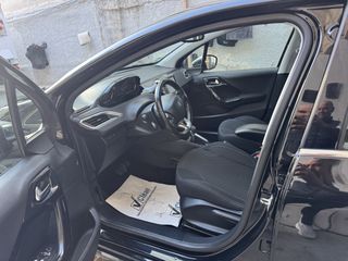 Peugeot 208 2015-thumb-6