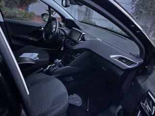 Peugeot 208 2015-thumb-7