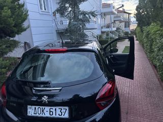 Peugeot 208 2015-thumb-14