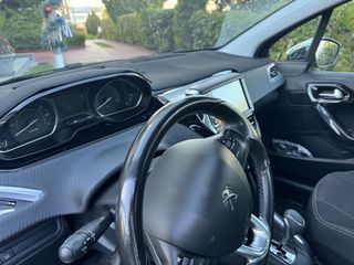 Peugeot 208 2015-thumb-24