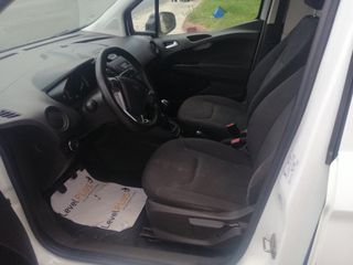 Ford Transit Courier 2019-thumb-12