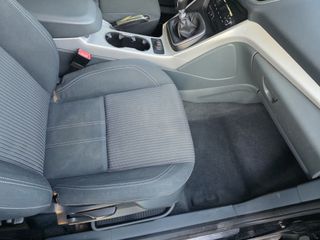 Ford C-Max 2011 TDCi MPV-thumb-3